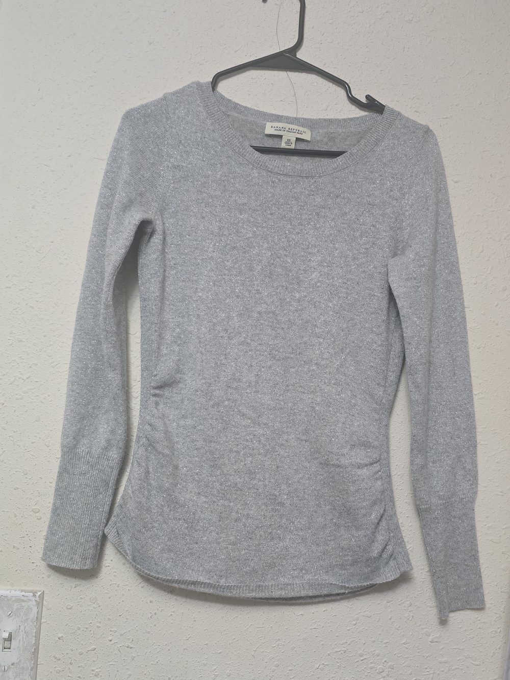 Banana Republic Light Gray Long Sleeve Crewneck Sweater